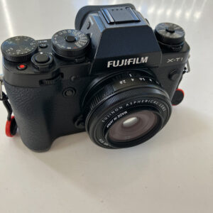 Fuji 27mm 2.8 WR lens attached to the Fuji XT1